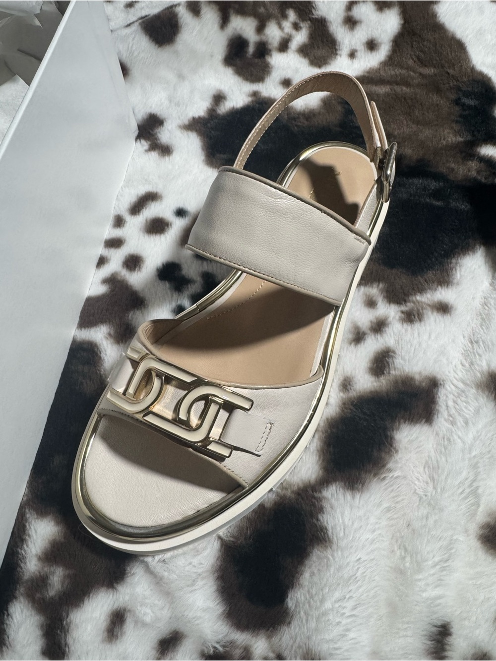 Sesto Meucci Cream Leather Slide Sandal with Gold Chain Accent